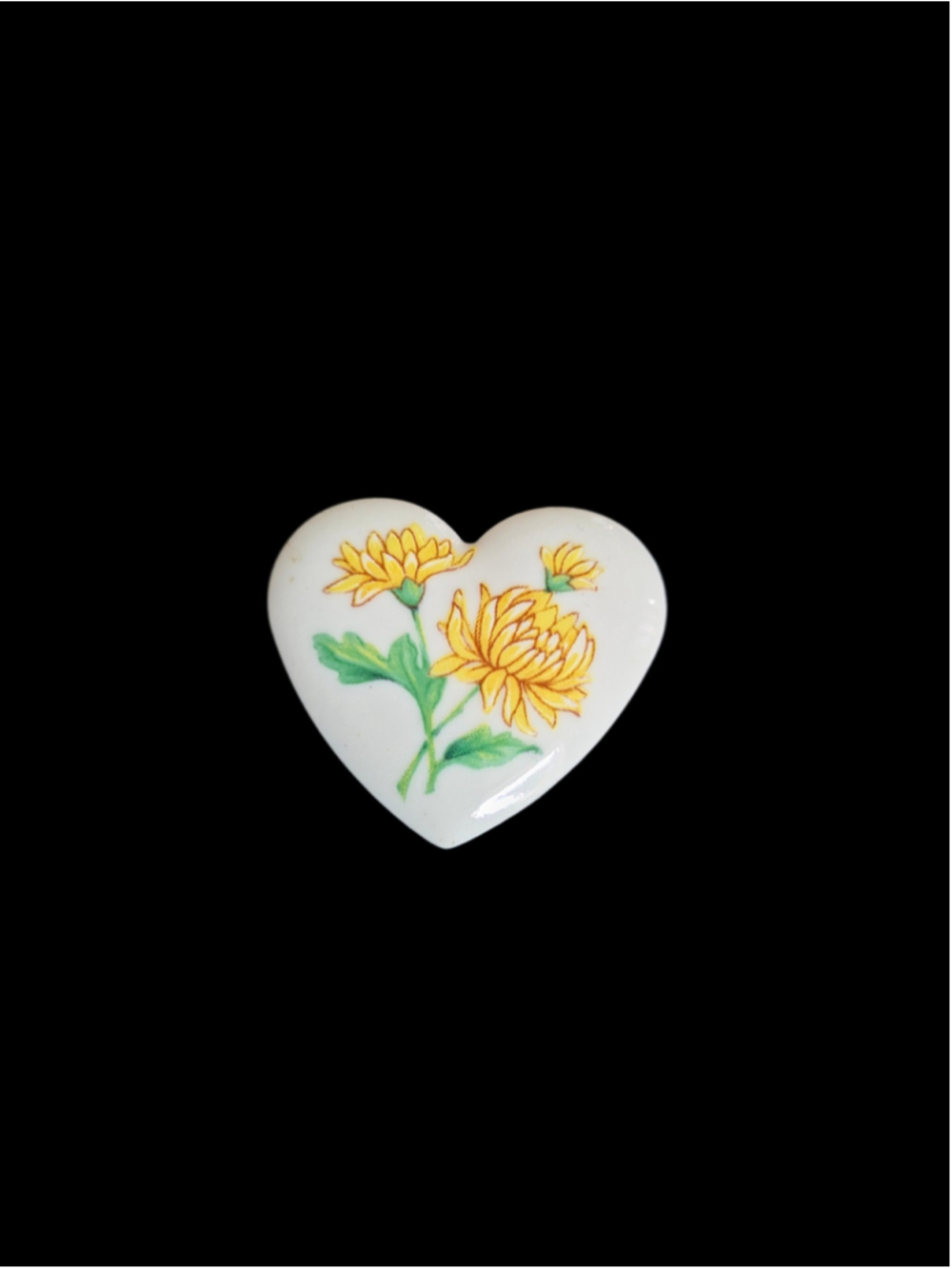 Vintage Avon Heart Chrysanthemum Floral Brooch Pin White Resin Signed 1980s